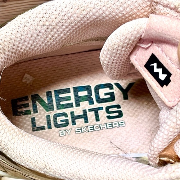Girls Rosegold metallic sketchers light up shoes - Picture 4 of 8